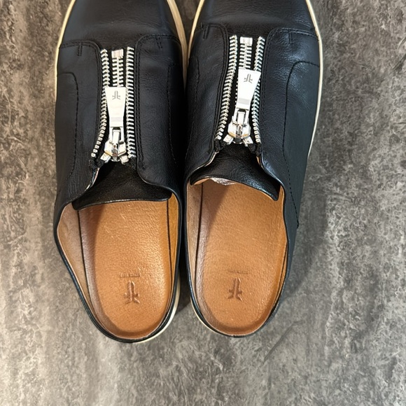 Frye Women's Lena Zip Mule Black Sneakers Flat 9.5 M - Picture 3 of 6